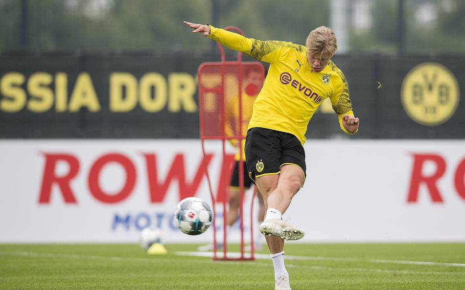 爱游戏官网-柏林赫塔热门球星伤愈归来,或助球队逆袭!的简单介绍