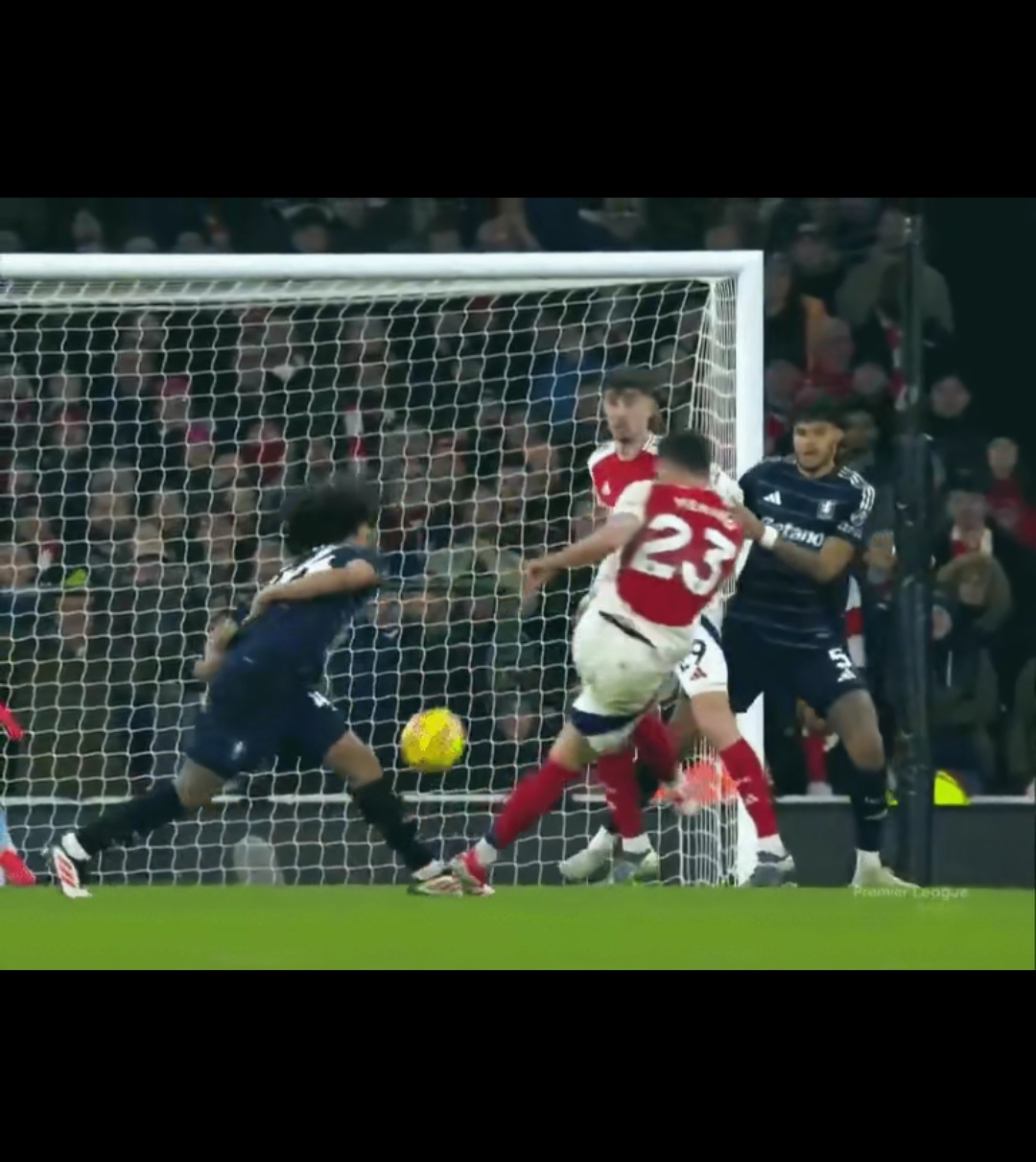 爱游戏登录-阿拉维斯主场绝杀,完成逆转战胜对手