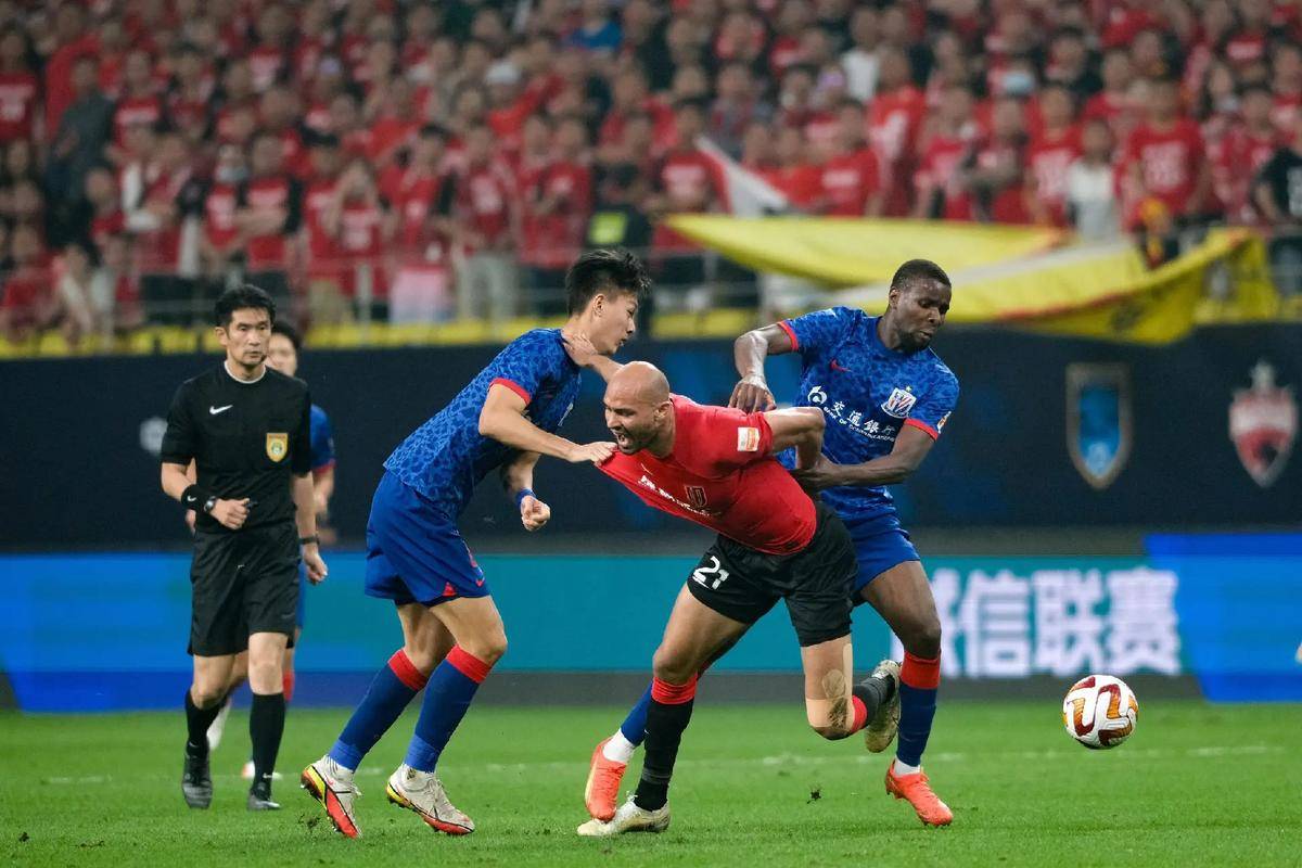 威尼斯迎战乌迪内斯,双方冲击三分 威尼斯迎战乌迪内斯,双方冲击三分