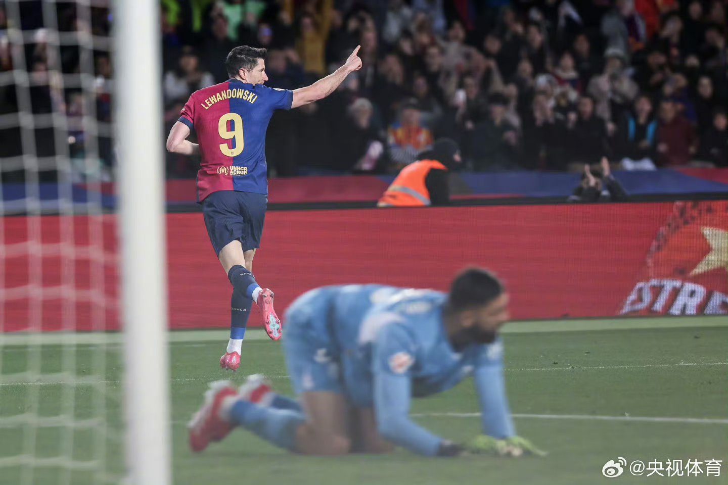 爱游戏网页版登录入口-关于瓦伦西亚客场落败,西甲前十位置有所滑落的信息