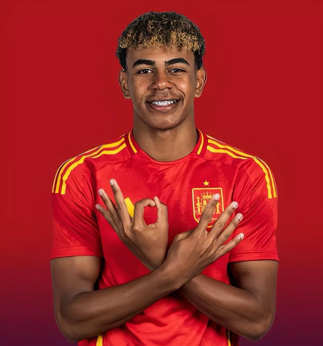 世界足坛新生力量崭露头角，比赛展现潜力的简单介绍