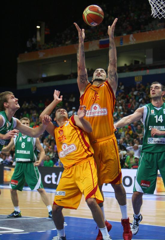 爱游戏电竞-包含斯洛文尼亚小胜北马其顿,小组第三晋级的词条