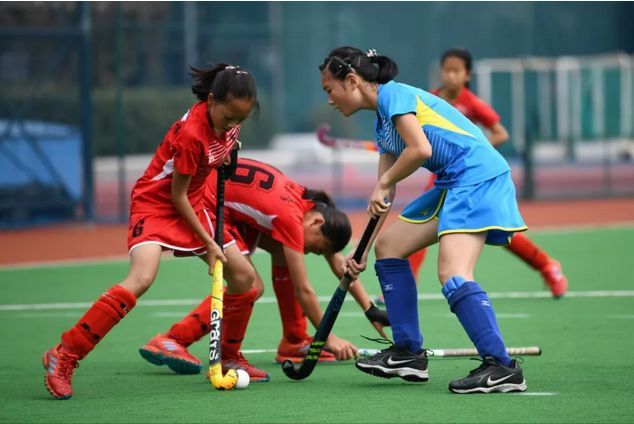 爱游戏直播-法国女子曲棍球队激战夺得胜利成双冠军