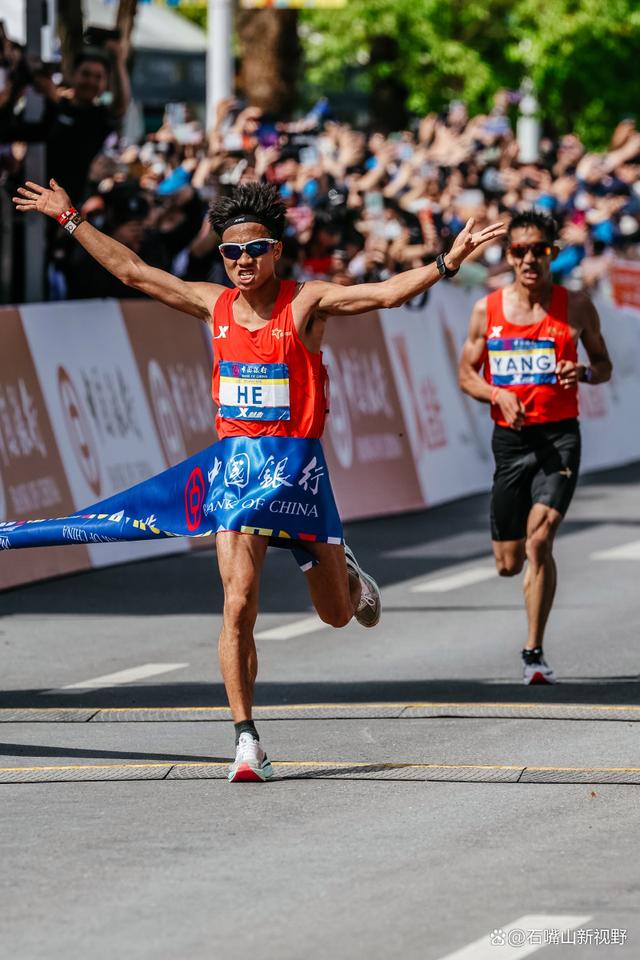 运动员实力抢眼,刷新纪录再次夺金