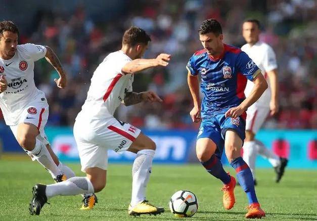 鹿岛鹿角冲击季军,年轻球员表现亮眼的简单介绍 鹿岛鹿角冲击季军,年轻球员表现亮眼的简单介绍