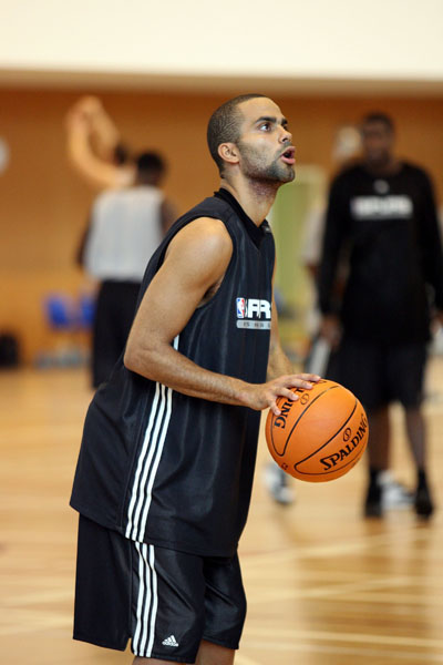 法国篮球赛事新季揭幕,球队备战动员 法国篮球赛事新季揭幕,球队备战动员