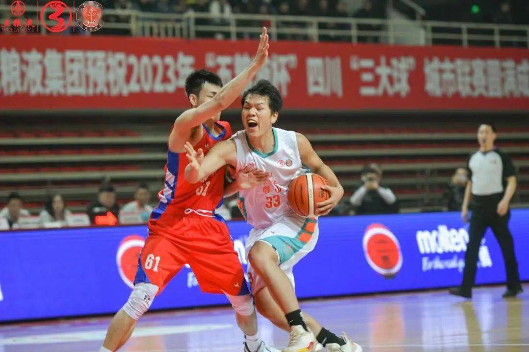 四川队击败辽宁队，取得绝地反击