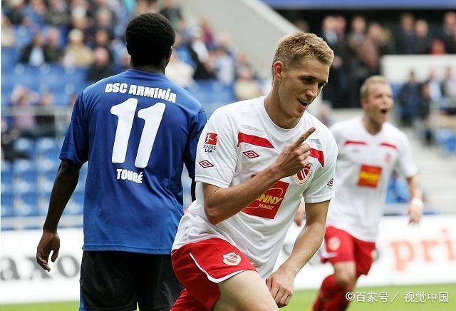 哈利法克斯客场失利,遭遇两连败 哈利法克斯客场失利,遭遇两连败