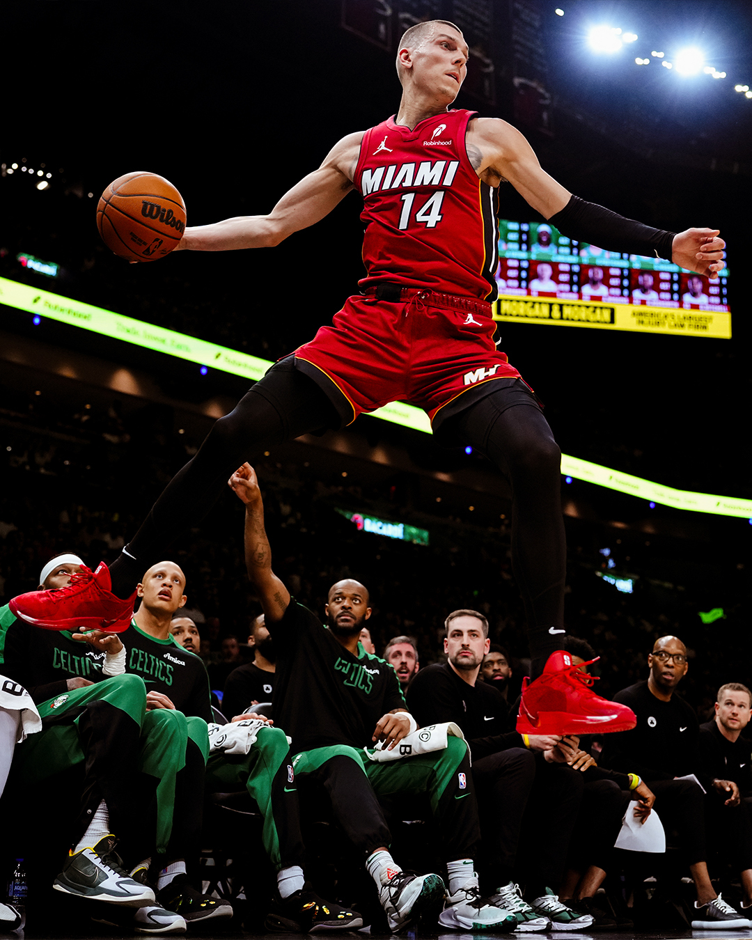 爱游戏官网app-包含热火逆转猛龙,横扫连胜的词条