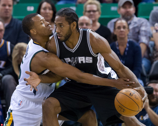 包含快艇队主场击败马刺队,继续保持不败纪录的词条 包含快艇队主场击败马刺队,继续保持不败纪录的词条