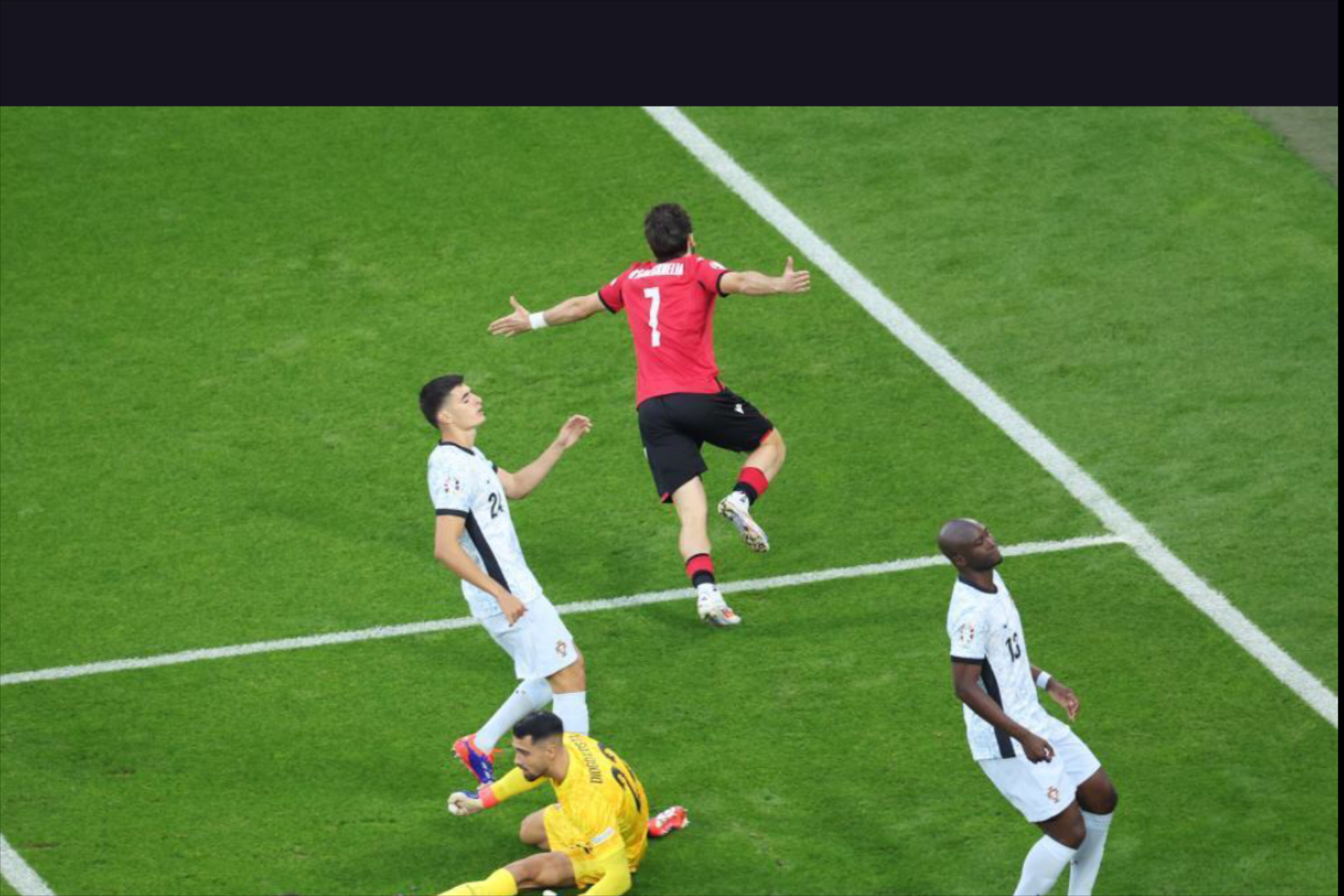 爱游戏网站入口-包含精英对决,欧洲杯预选赛上演巅峰之战的词条