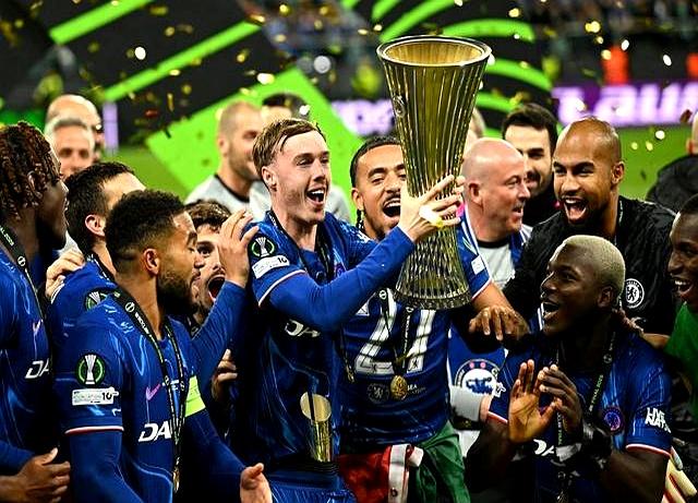 爱游戏app下载地址-切尔西主场大胜,继续追赶前列